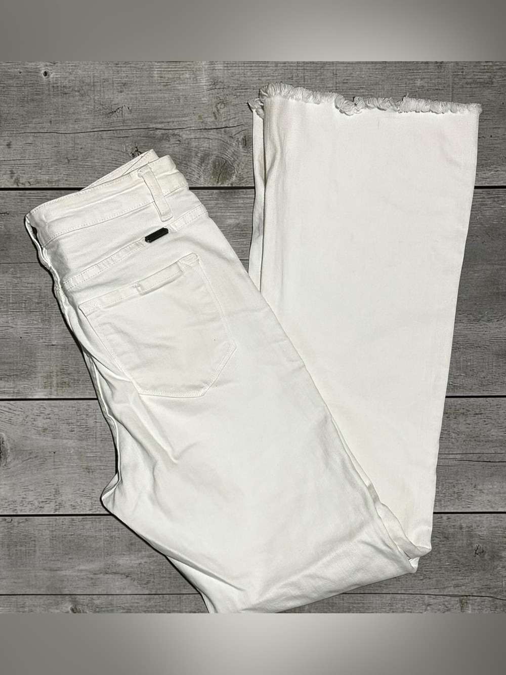KanCan White Flare Jeans Women’s 28 High Rise Stretch Raw Hem Bootcut Denim